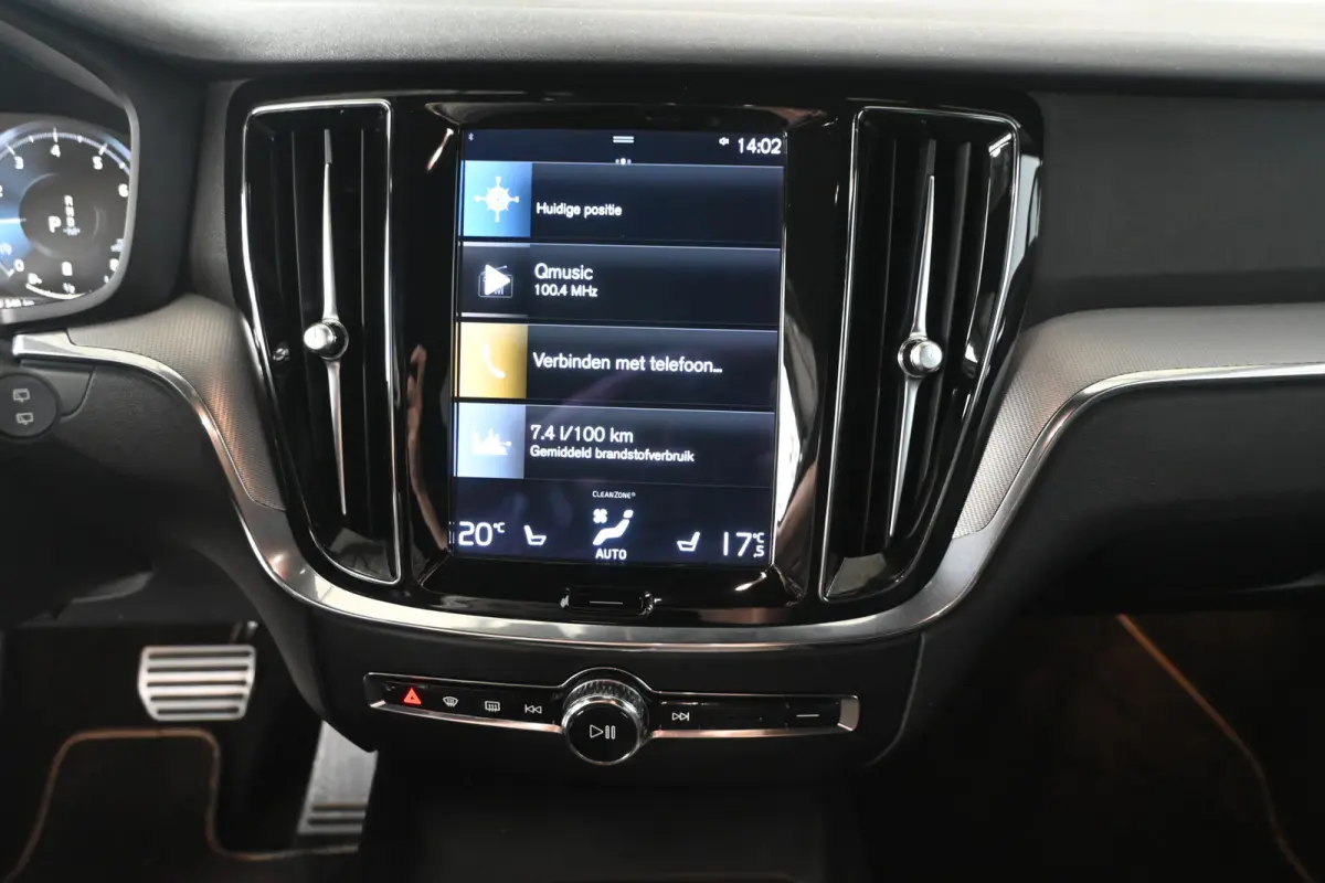 2.0 B4 R-Design Clima Navigatie Carplay 1e Eigenaar Stoel/Stoelverwarming Virtual Goed Onderhouden! Inruil Mogelijk!