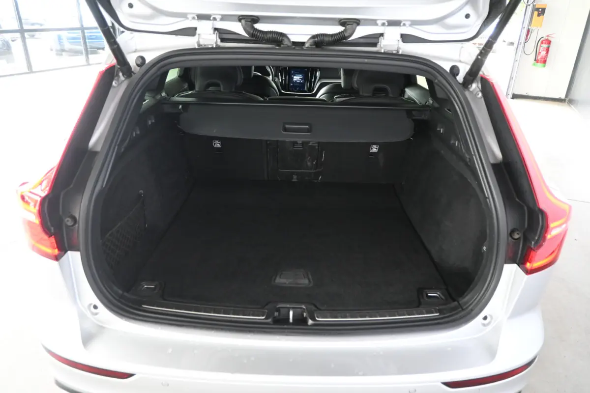 2.0 B4 R-Design Clima Navigatie Carplay 1e Eigenaar Stoel/Stoelverwarming Virtual Goed Onderhouden! Inruil Mogelijk!