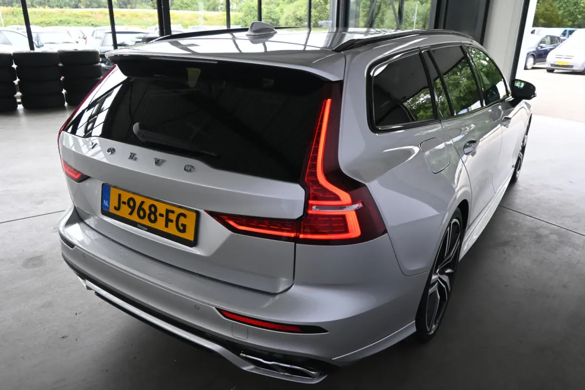 2.0 B4 R-Design Clima Navigatie Carplay 1e Eigenaar Stoel/Stoelverwarming Virtual Goed Onderhouden! Inruil Mogelijk!