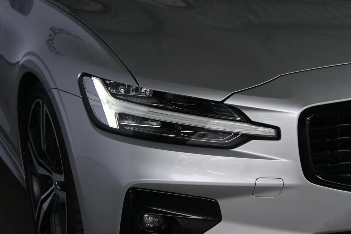 2.0 B4 R-Design Clima Navigatie Carplay 1e Eigenaar Stoel/Stoelverwarming Virtual Goed Onderhouden! Inruil Mogelijk!