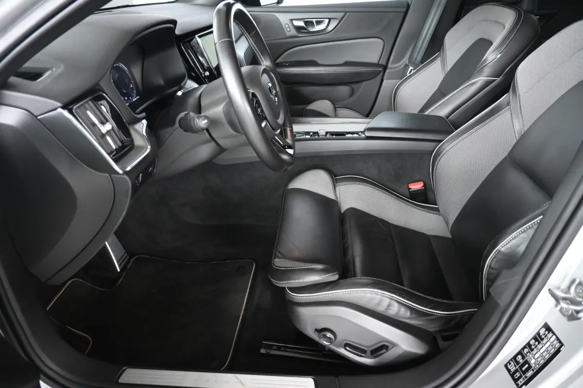 2.0 B4 R-Design Clima Navigatie Carplay 1e Eigenaar Stoel/Stoelverwarming Virtual Goed Onderhouden! Inruil Mogelijk!