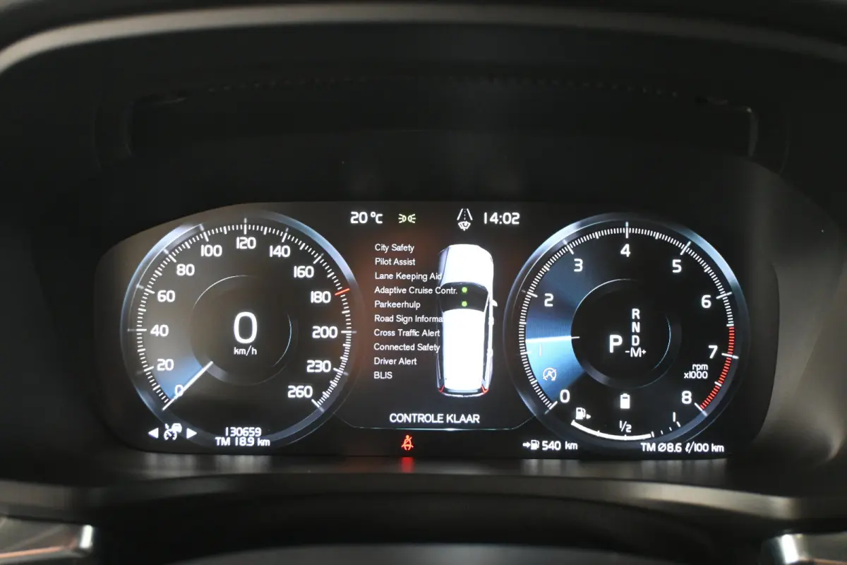 2.0 B4 R-Design Clima Navigatie Carplay 1e Eigenaar Stoel/Stoelverwarming Virtual Goed Onderhouden! Inruil Mogelijk!