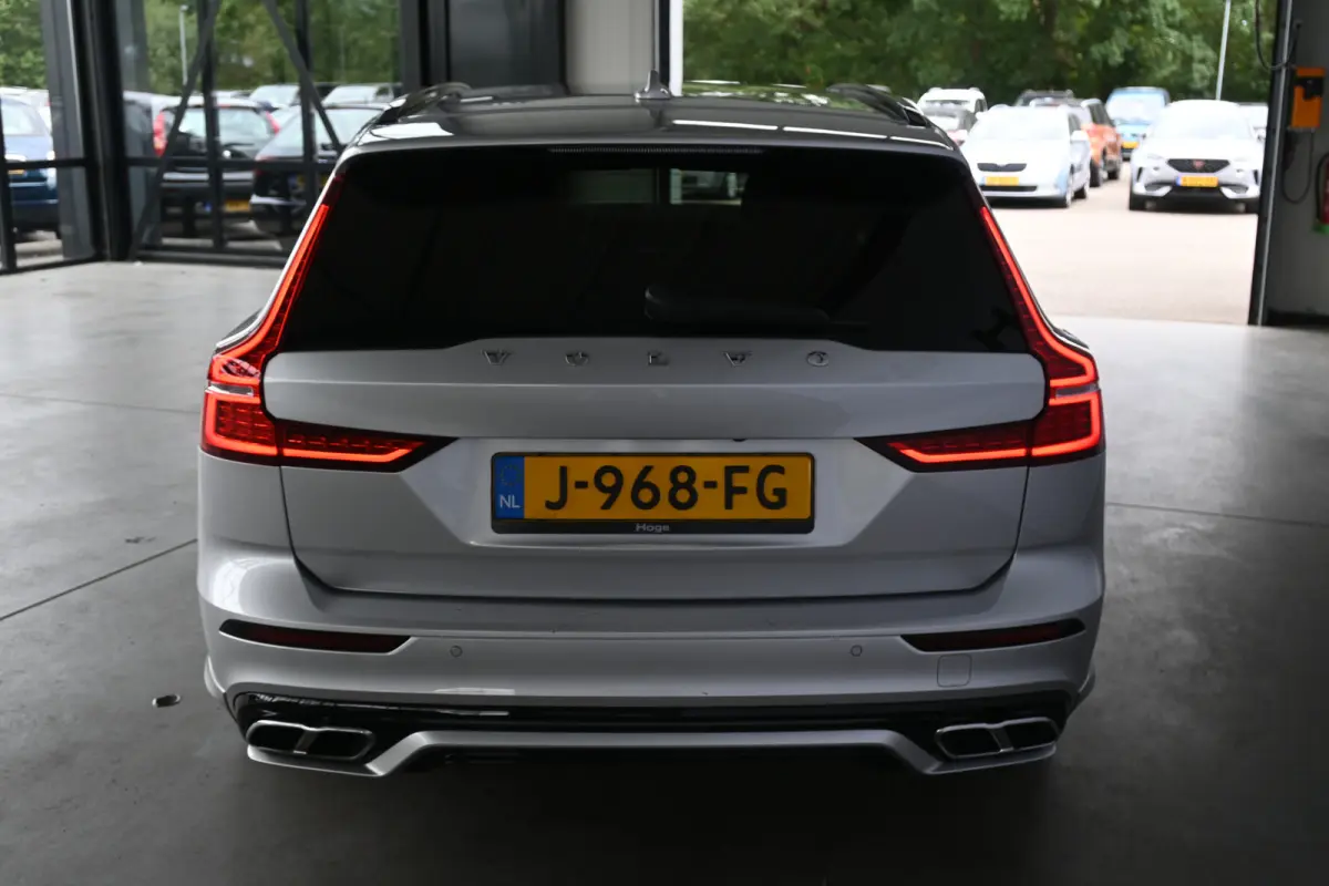 2.0 B4 R-Design Clima Navigatie Carplay 1e Eigenaar Stoel/Stoelverwarming Virtual Goed Onderhouden! Inruil Mogelijk!