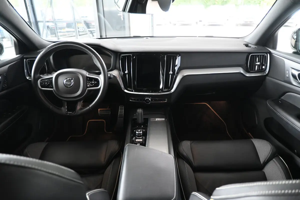 2.0 B4 R-Design Clima Navigatie Carplay 1e Eigenaar Stoel/Stoelverwarming Virtual Goed Onderhouden! Inruil Mogelijk!