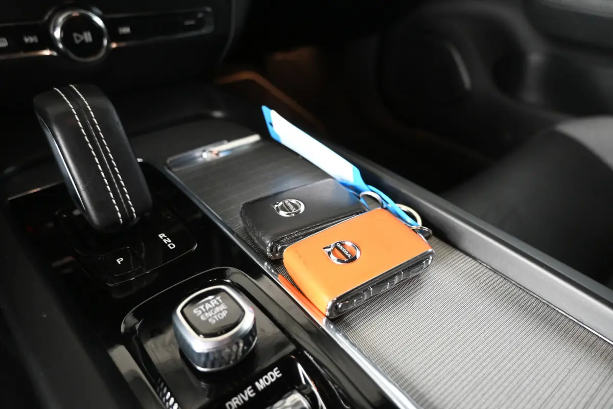 2.0 B4 R-Design Clima Navigatie Carplay 1e Eigenaar Stoel/Stoelverwarming Virtual Goed Onderhouden! Inruil Mogelijk!