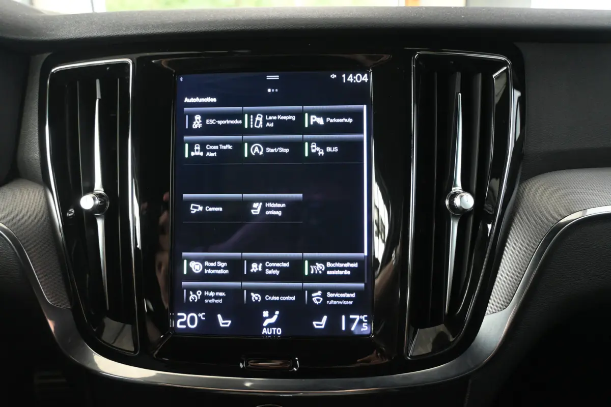 2.0 B4 R-Design Clima Navigatie Carplay 1e Eigenaar Stoel/Stoelverwarming Virtual Goed Onderhouden! Inruil Mogelijk!