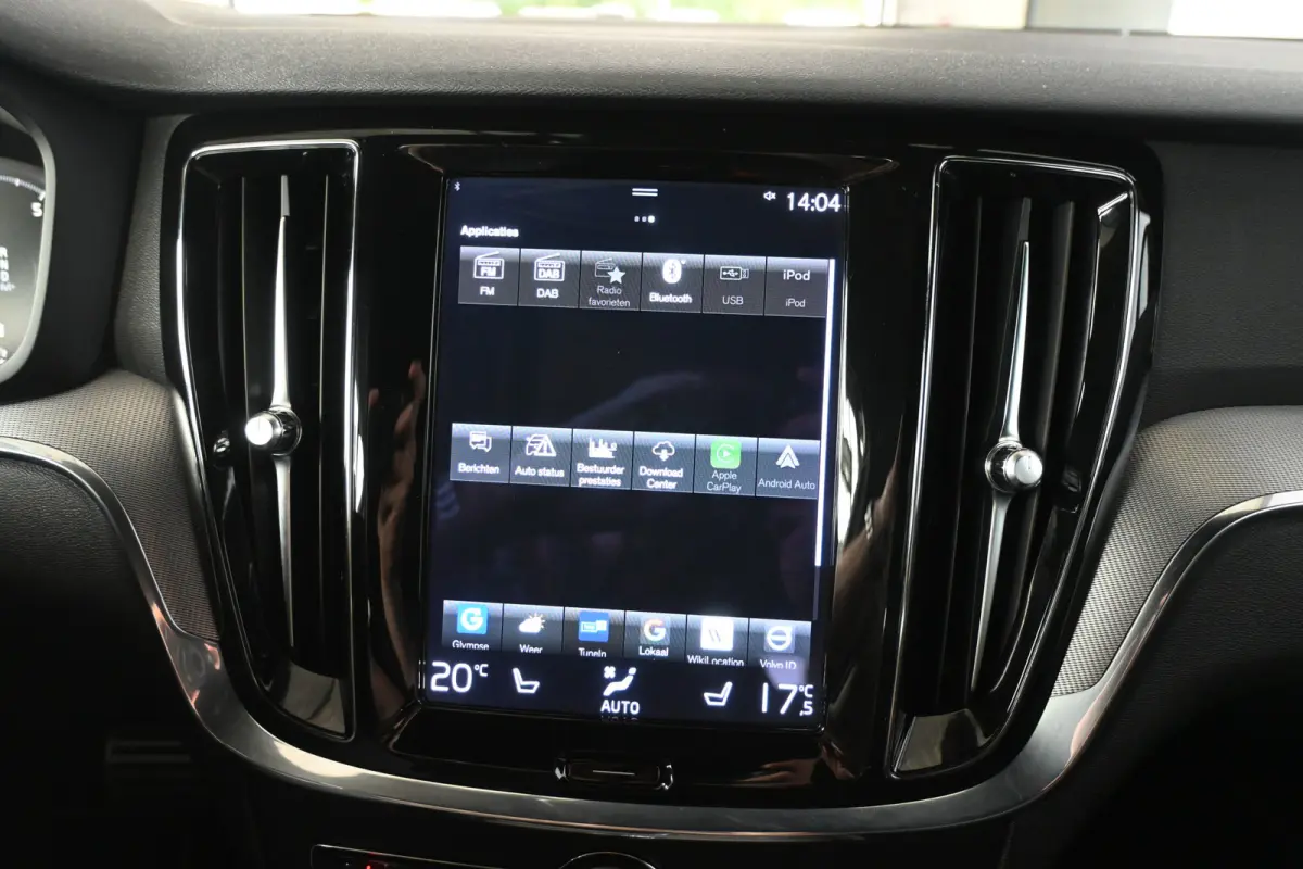 2.0 B4 R-Design Clima Navigatie Carplay 1e Eigenaar Stoel/Stoelverwarming Virtual Goed Onderhouden! Inruil Mogelijk!