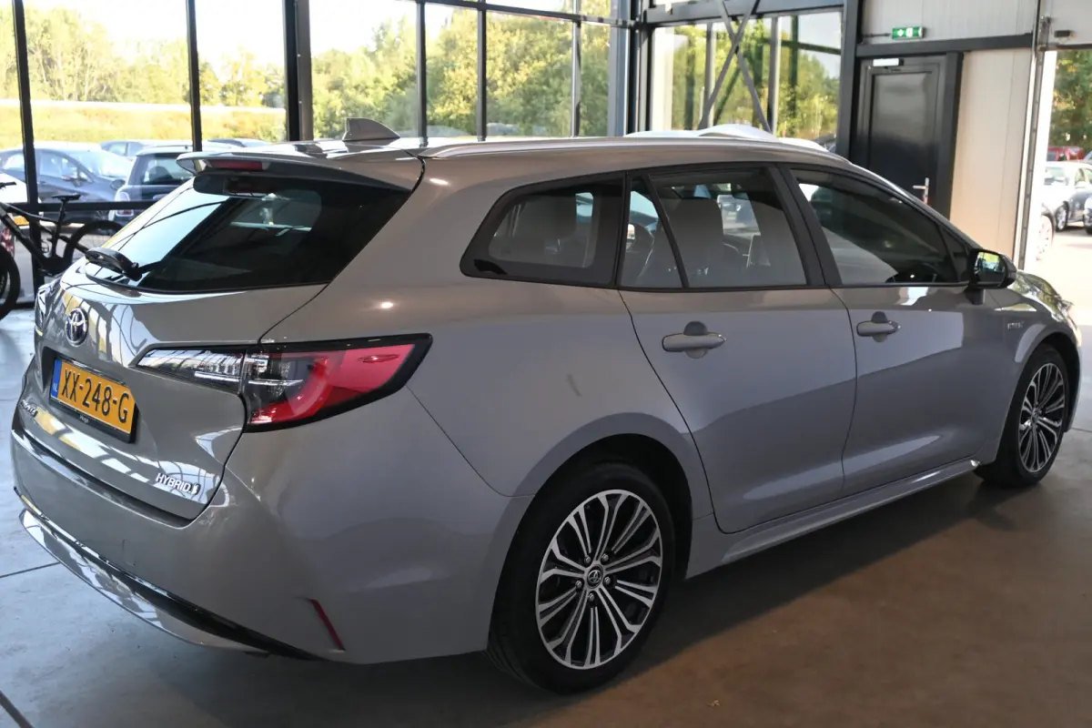 1.8 Hybrid First Edition Nap Clima Cruise Lane Assist Led Navigatie 1e Eigenaar! 100% Onderhouden! Inruil Mogelijk!