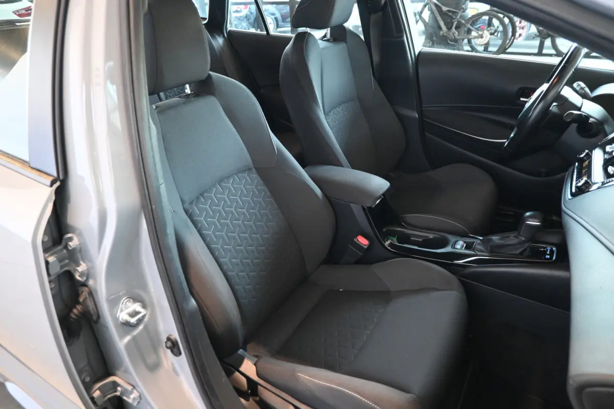 1.8 Hybrid First Edition Nap Clima Cruise Lane Assist Led Navigatie 1e Eigenaar! 100% Onderhouden! Inruil Mogelijk!
