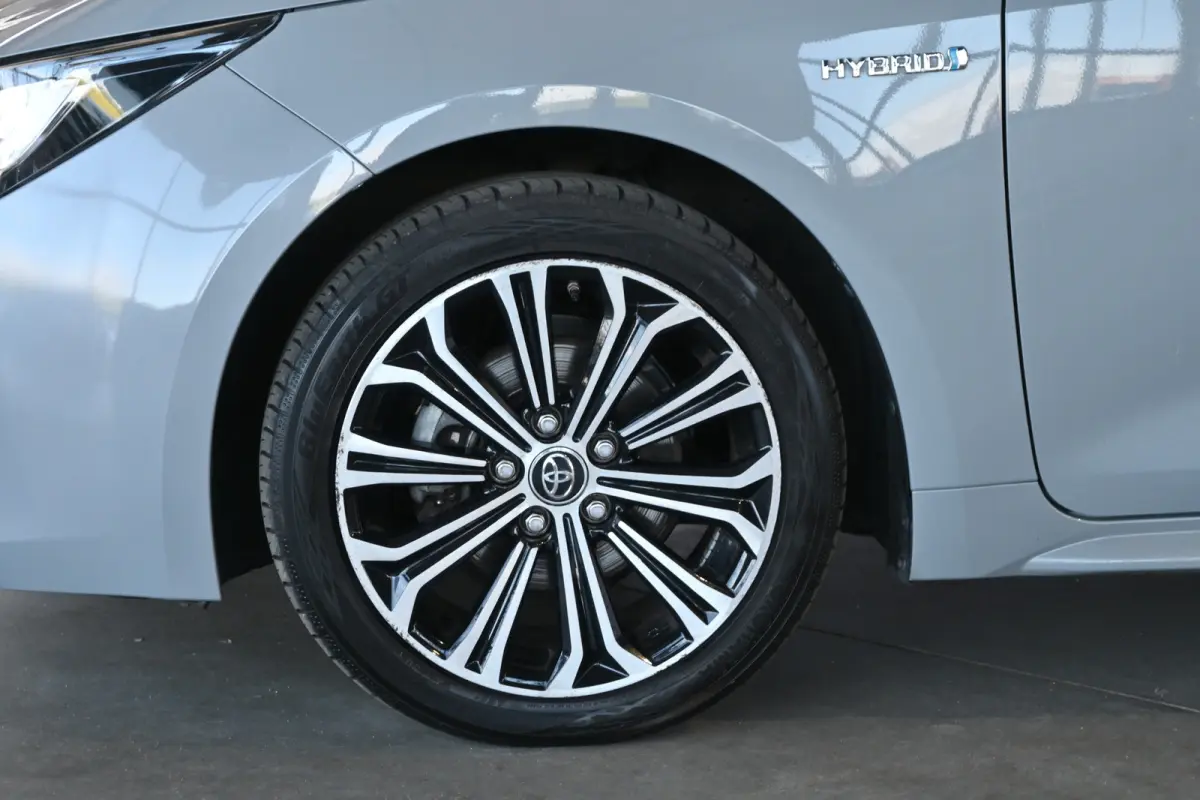 1.8 Hybrid First Edition Nap Clima Cruise Lane Assist Led Navigatie 1e Eigenaar! 100% Onderhouden! Inruil Mogelijk!