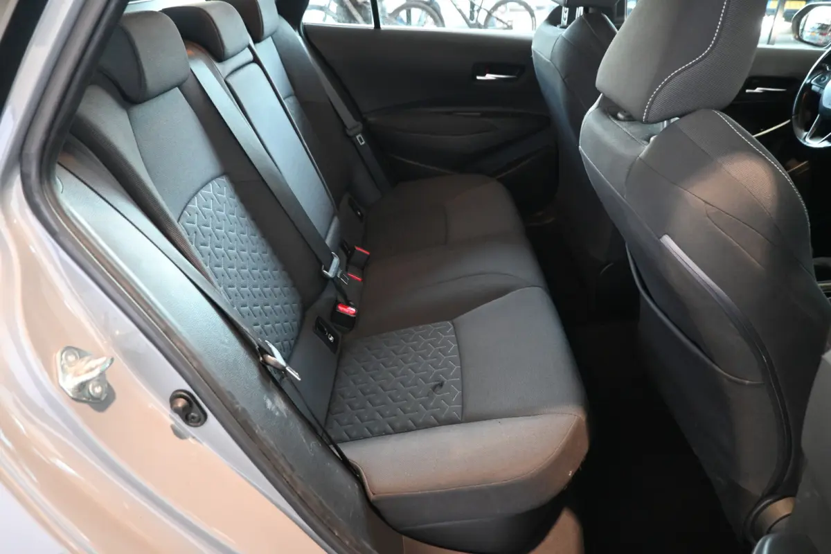 1.8 Hybrid First Edition Nap Clima Cruise Lane Assist Led Navigatie 1e Eigenaar! 100% Onderhouden! Inruil Mogelijk!