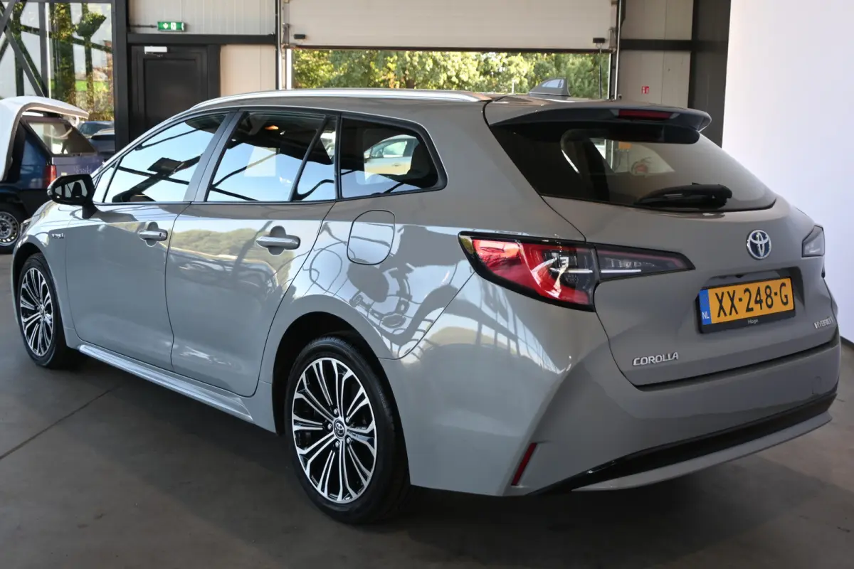 1.8 Hybrid First Edition Nap Clima Cruise Lane Assist Led Navigatie 1e Eigenaar! 100% Onderhouden! Inruil Mogelijk!