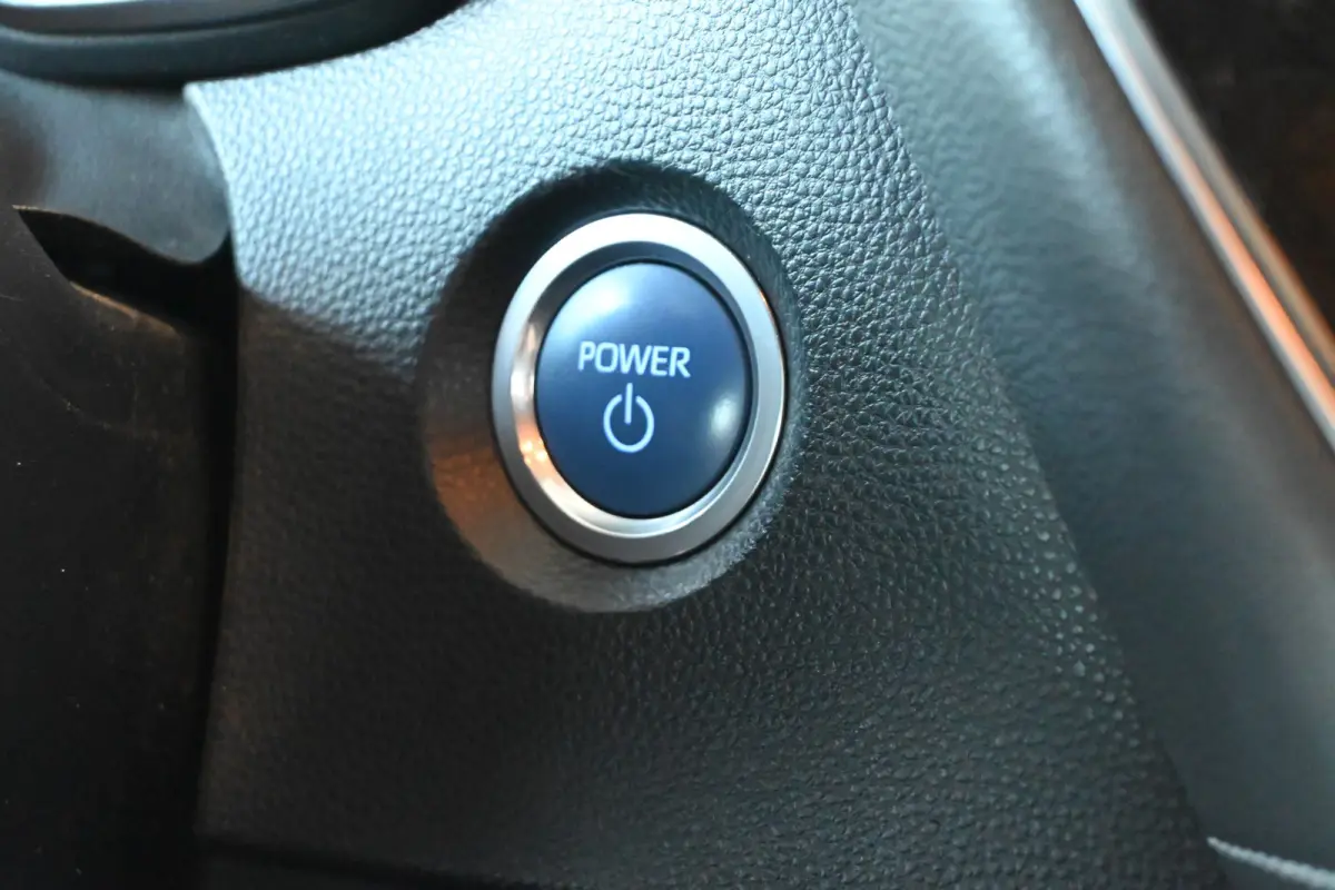 1.8 Hybrid First Edition Nap Clima Cruise Lane Assist Led Navigatie 1e Eigenaar! 100% Onderhouden! Inruil Mogelijk!