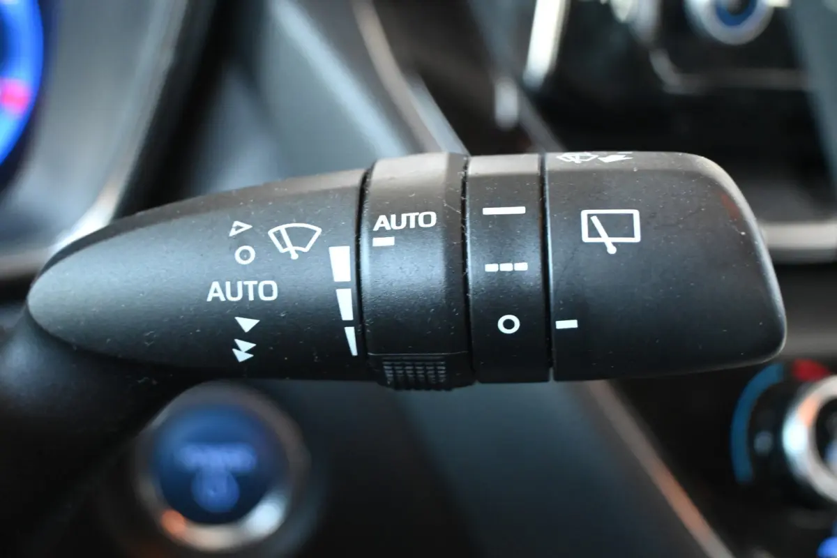 1.8 Hybrid First Edition Nap Clima Cruise Lane Assist Led Navigatie 1e Eigenaar! 100% Onderhouden! Inruil Mogelijk!