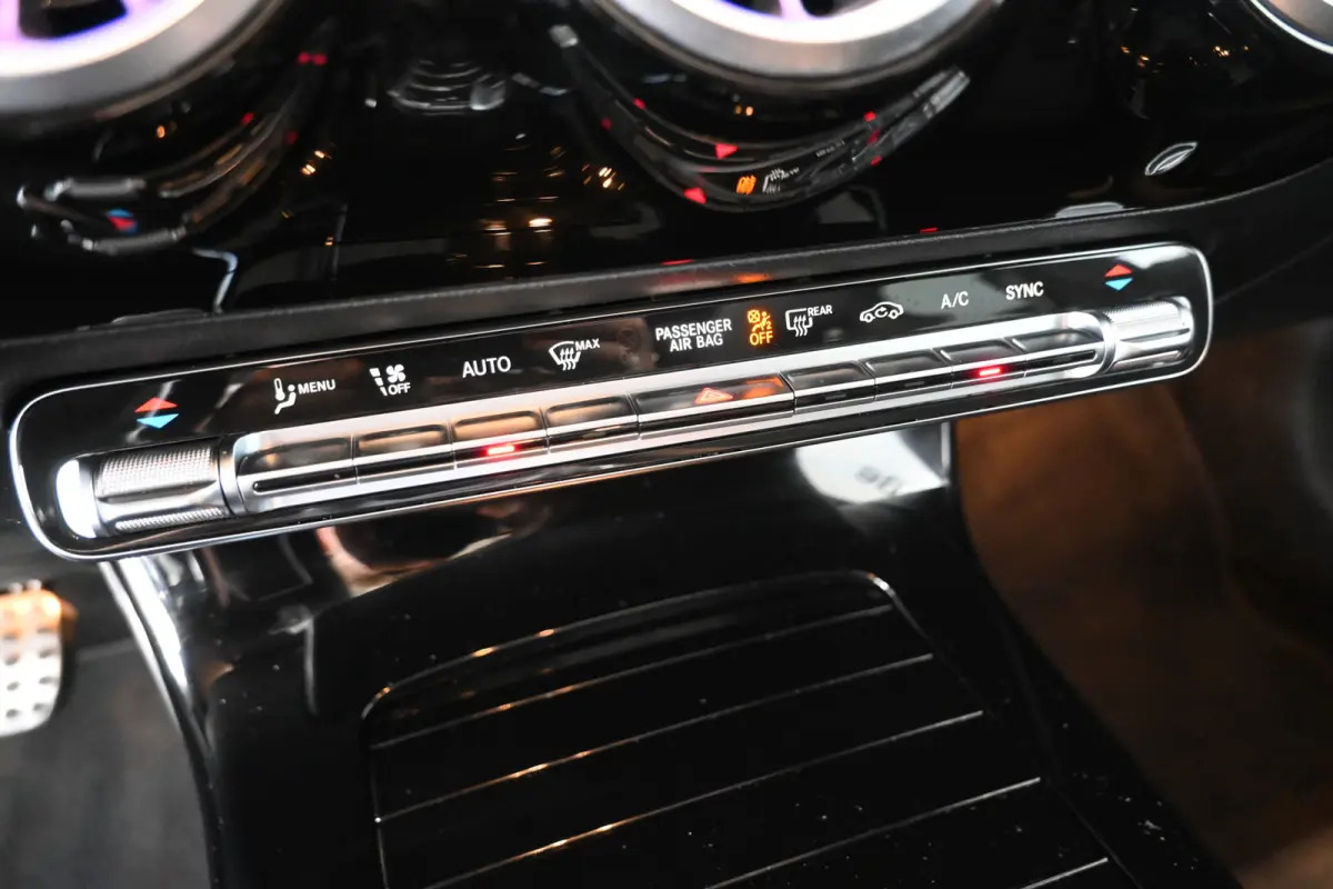 180 Automaat Business Solution AMG Clima Panoramadak Widescreen Sfeer LED Rijklaarprijs! Inruil Mogelijk!