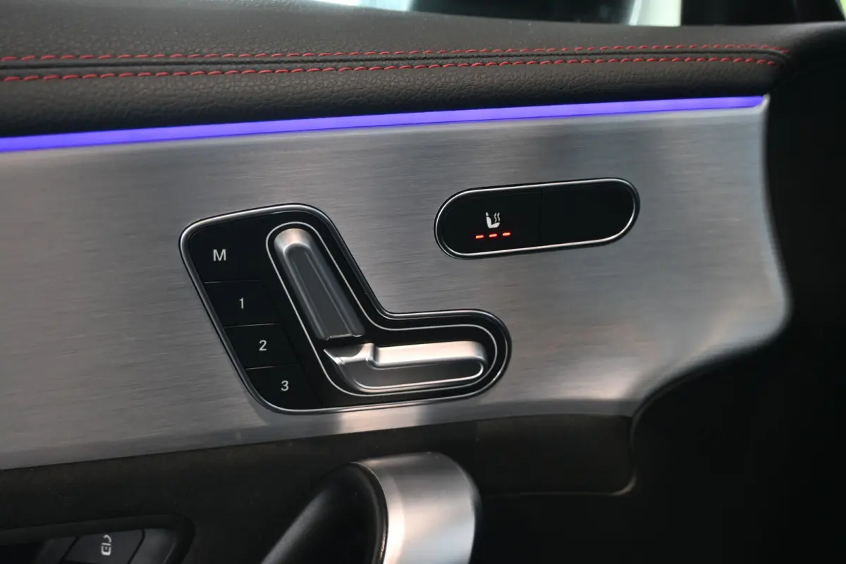 180 Automaat Business Solution AMG Clima Panoramadak Widescreen Sfeer LED Rijklaarprijs! Inruil Mogelijk!