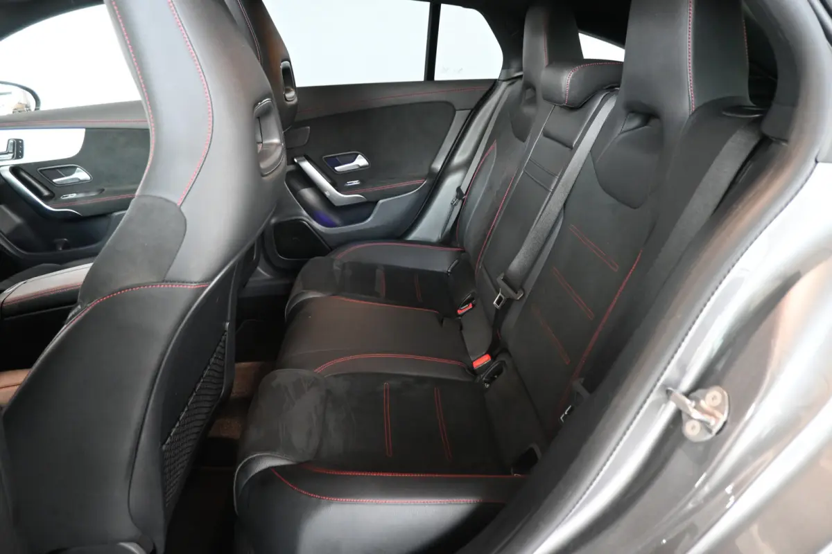 180 Automaat Business Solution AMG Clima Panoramadak Widescreen Sfeer LED Rijklaarprijs! Inruil Mogelijk!