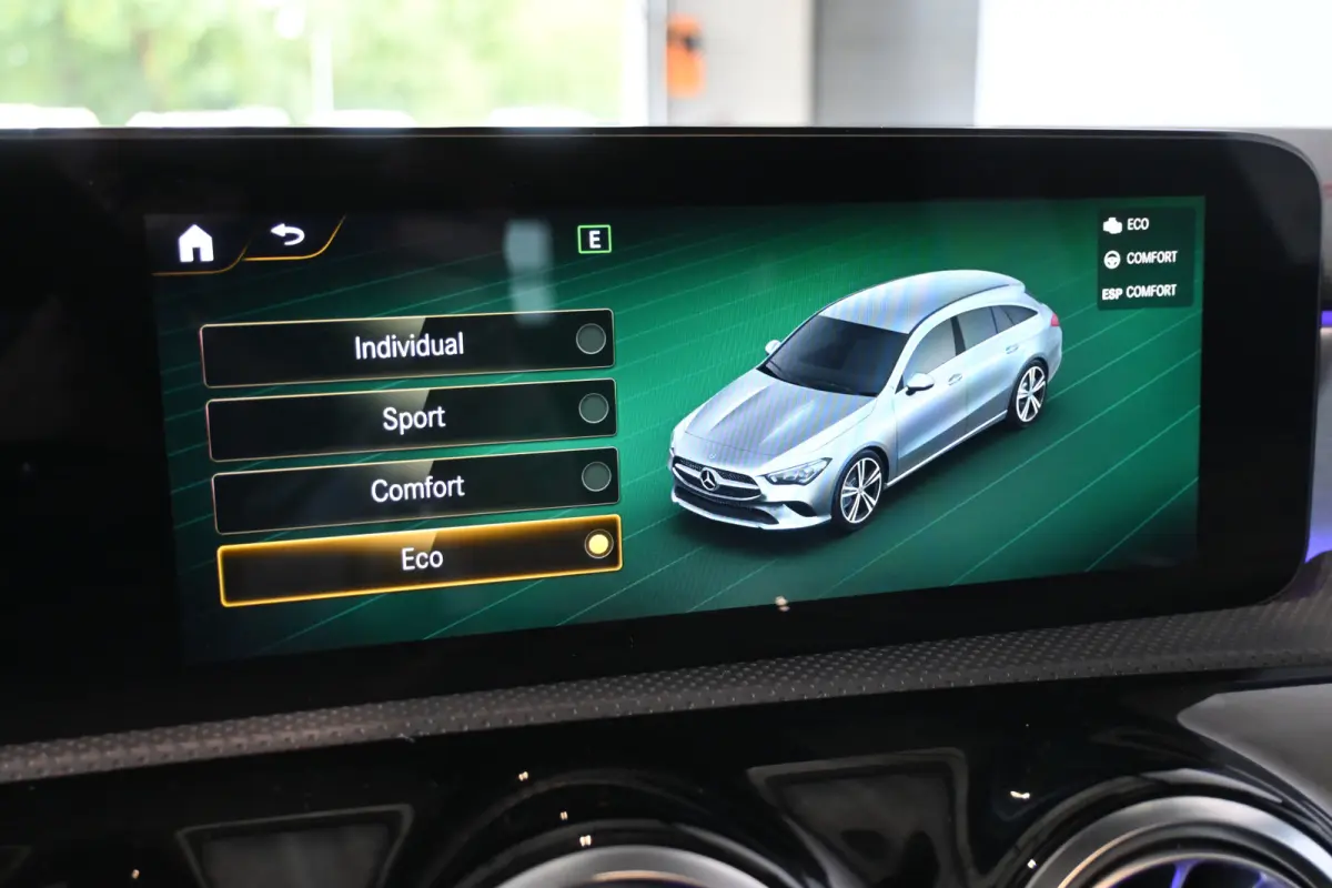 180 Automaat Business Solution AMG Clima Panoramadak Widescreen Sfeer LED Rijklaarprijs! Inruil Mogelijk!
