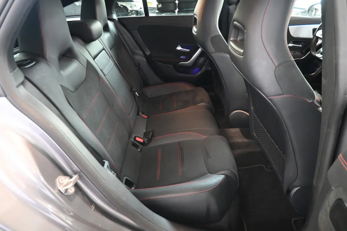 180 Automaat Business Solution AMG Clima Panoramadak Widescreen Sfeer LED Rijklaarprijs! Inruil Mogelijk!