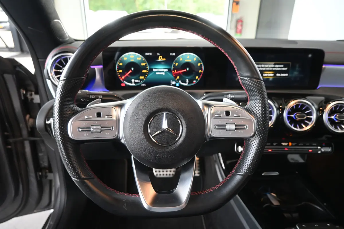 180 Automaat Business Solution AMG Clima Panoramadak Widescreen Sfeer LED Rijklaarprijs! Inruil Mogelijk!