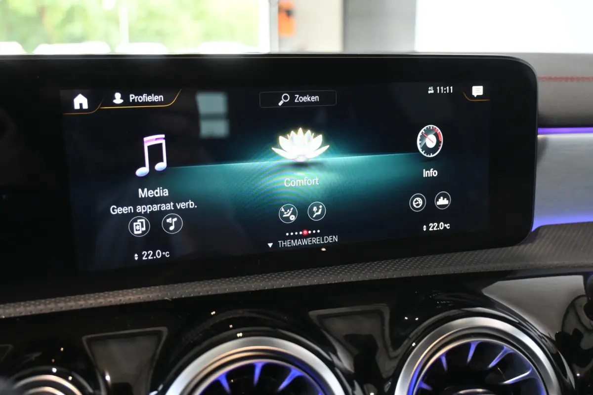 180 Automaat Business Solution AMG Clima Panoramadak Widescreen Sfeer LED Rijklaarprijs! Inruil Mogelijk!