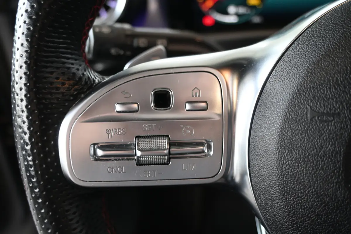 180 Automaat Business Solution AMG Clima Panoramadak Widescreen Sfeer LED Rijklaarprijs! Inruil Mogelijk!
