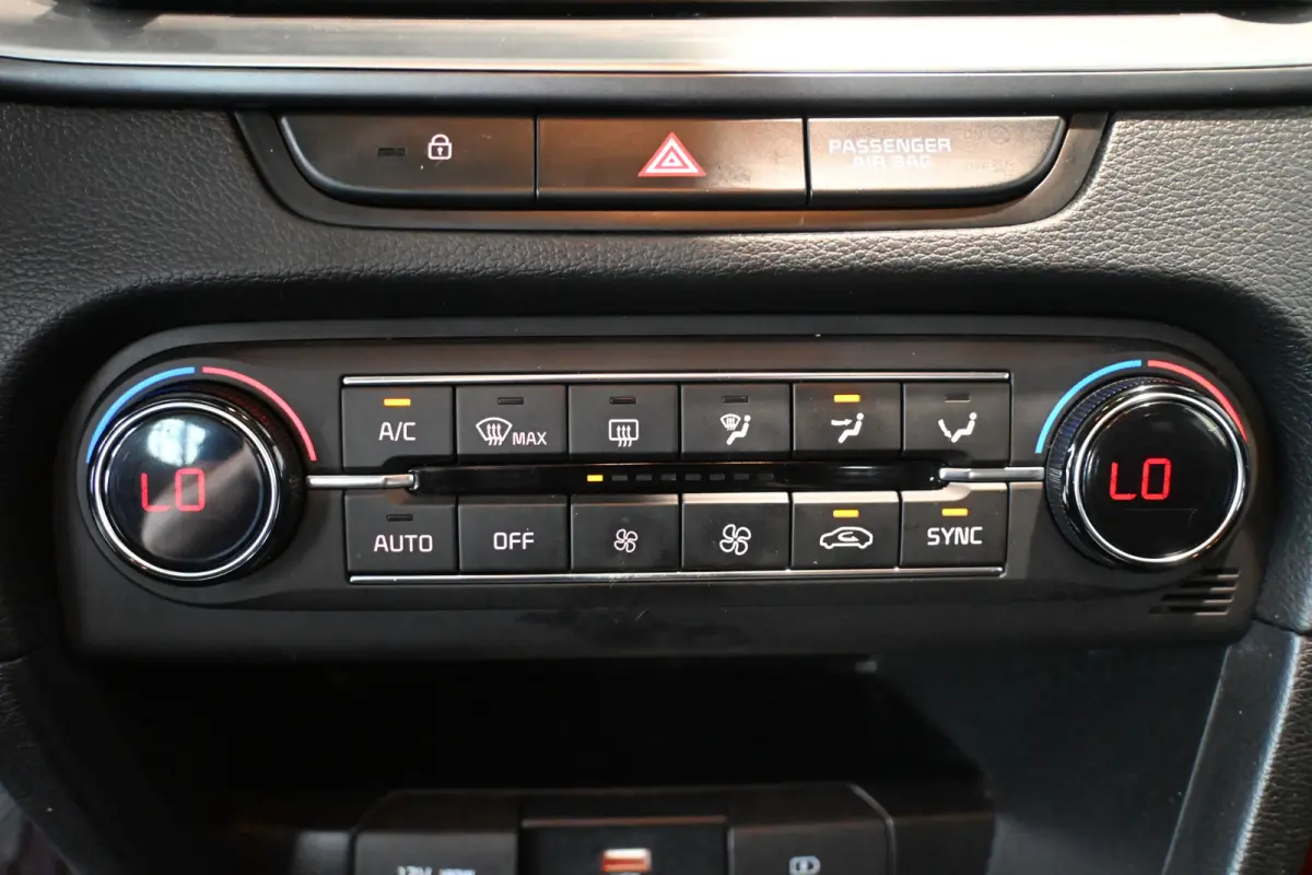 1.0 T-GDi DynamicLine Clima Navigatie Cruise control Inruil mogelijk