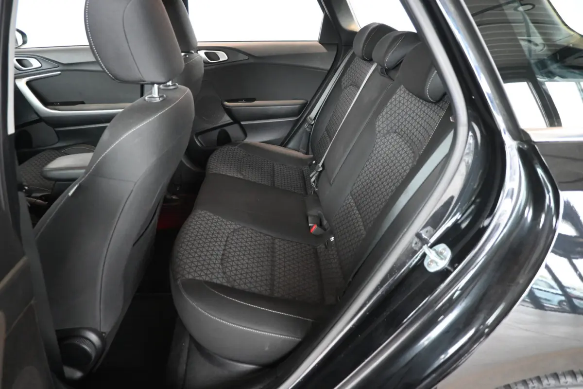 1.0 T-GDi DynamicLine Clima Navigatie Cruise control Inruil mogelijk