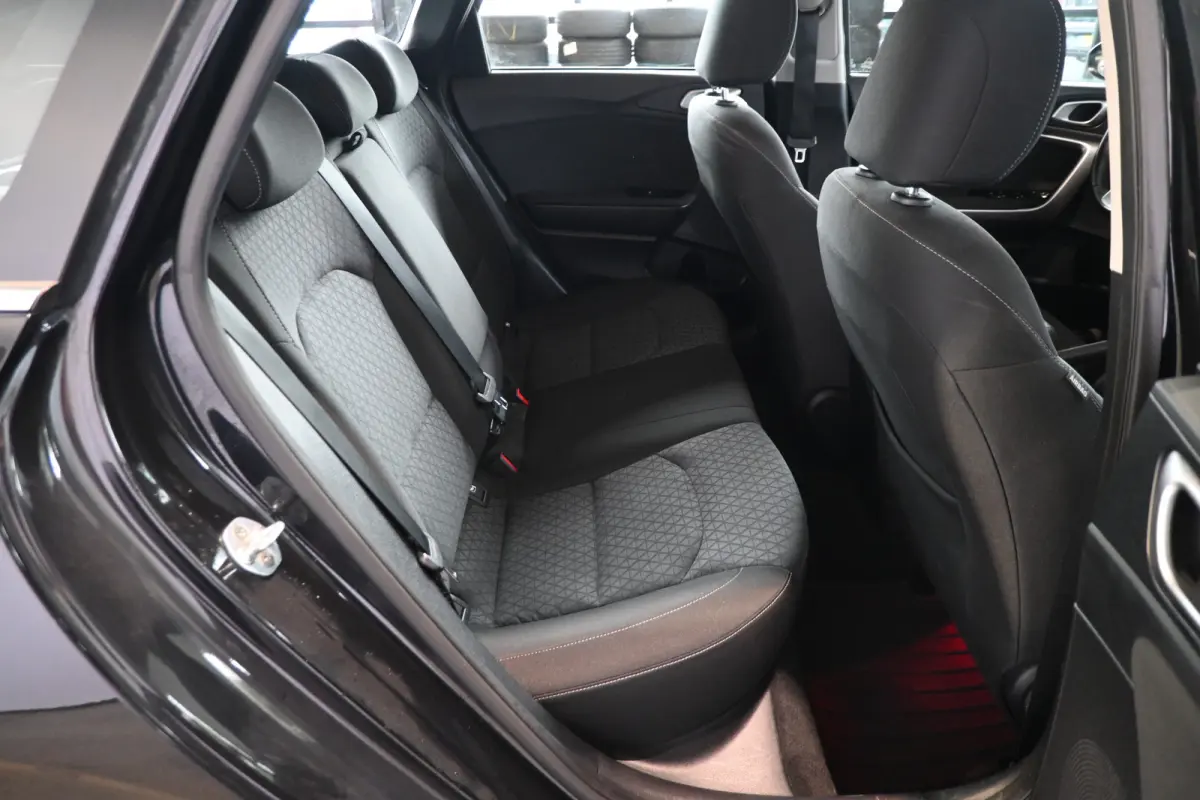 1.0 T-GDi DynamicLine Clima Navigatie Cruise control Inruil mogelijk