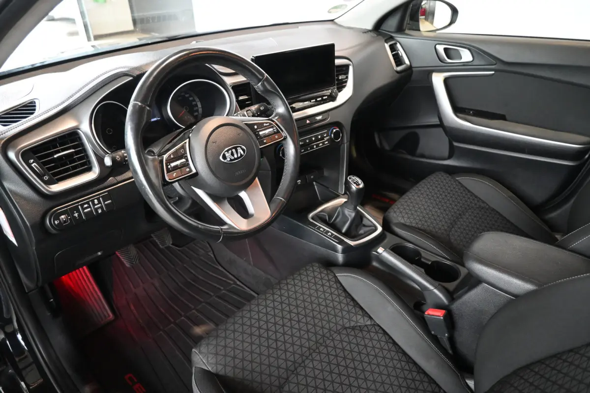 1.0 T-GDi DynamicLine Clima Navigatie Cruise control Inruil mogelijk