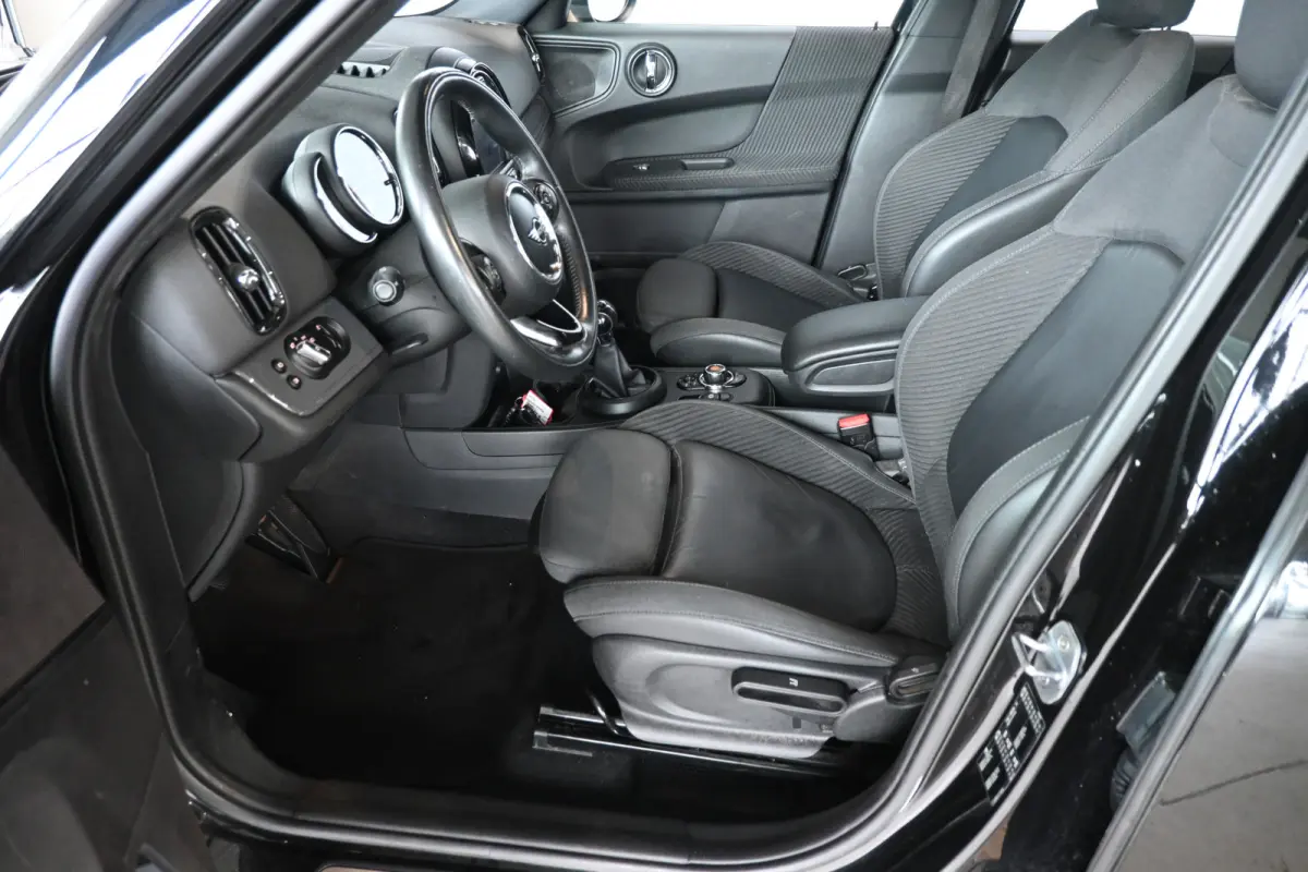 1.5 Cooper Dutch Made Edition Clima Cruise control Navigatie LED Licht metaal Inruil mogelijk