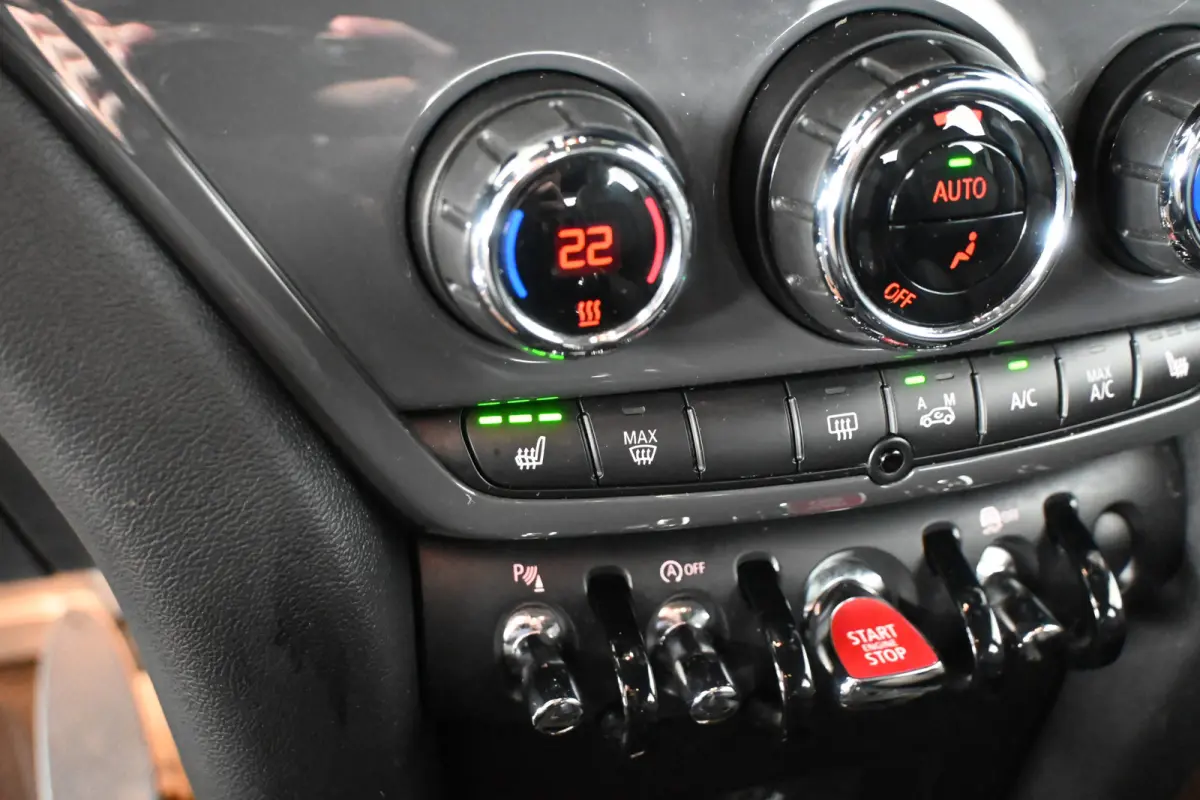 1.5 Cooper Dutch Made Edition Clima Cruise control Navigatie LED Licht metaal Inruil mogelijk