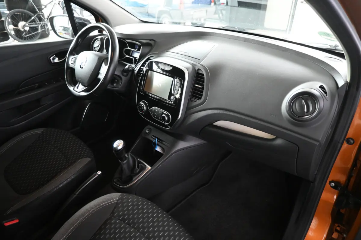 0.9 TCe Intens Easy Life Nap! Clima Cruise Led Navigatie Lichtmetaal 1e Eigenaar! 100% Onderhouden! Inruil Mogelijk!