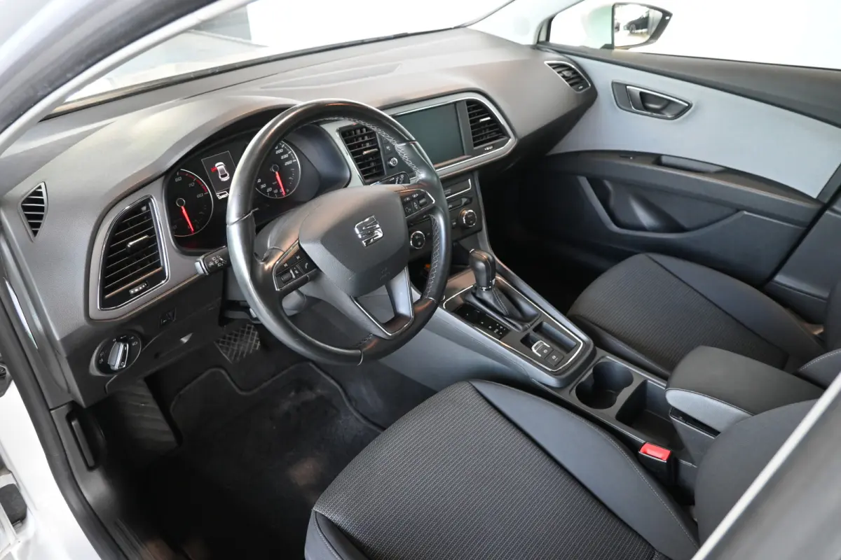 1.0 EcoTSI Automaat Style Business Intense Clima Cruise control Navigatie PDC Licht metaal Inruil mogelijk