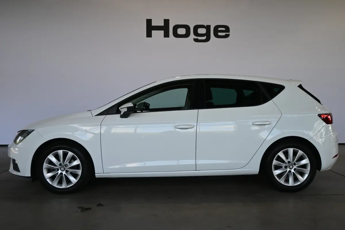 1.0 EcoTSI Automaat Style Business Intense Clima Cruise control Navigatie PDC Licht metaal Inruil mogelijk