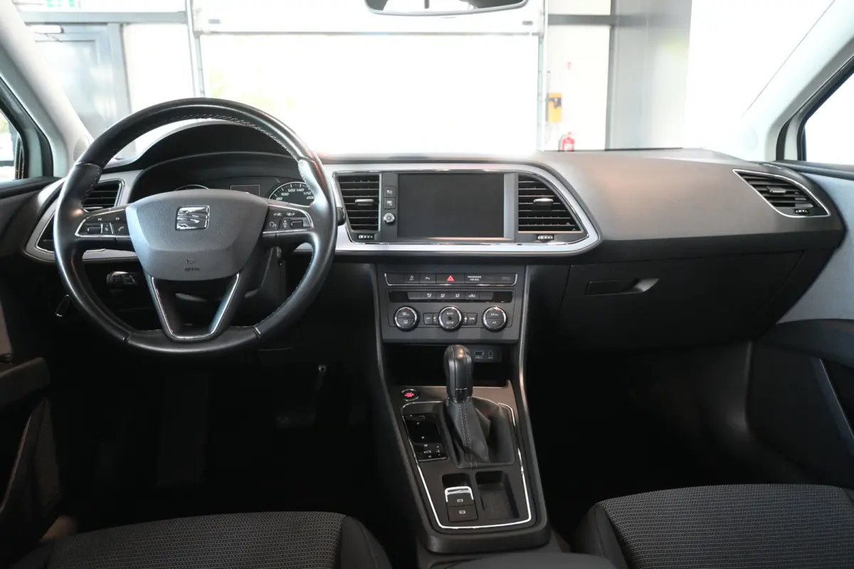 1.0 EcoTSI Automaat Style Business Intense Clima Cruise control Navigatie PDC Licht metaal Inruil mogelijk