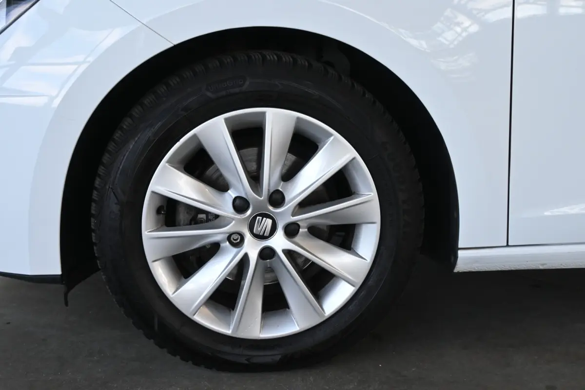 1.0 EcoTSI Automaat Style Business Intense Clima Cruise control Navigatie PDC Licht metaal Inruil mogelijk