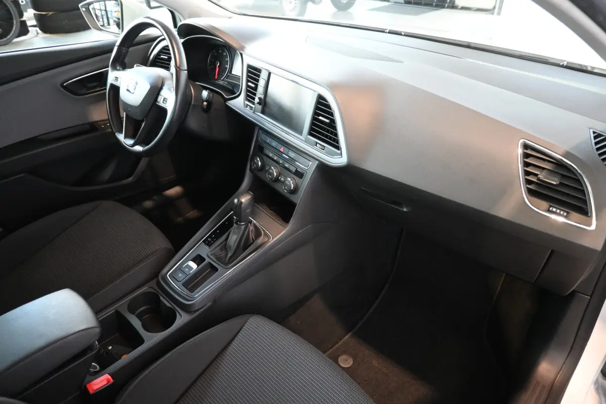 1.0 EcoTSI Automaat Style Business Intense Clima Cruise control Navigatie PDC Licht metaal Inruil mogelijk