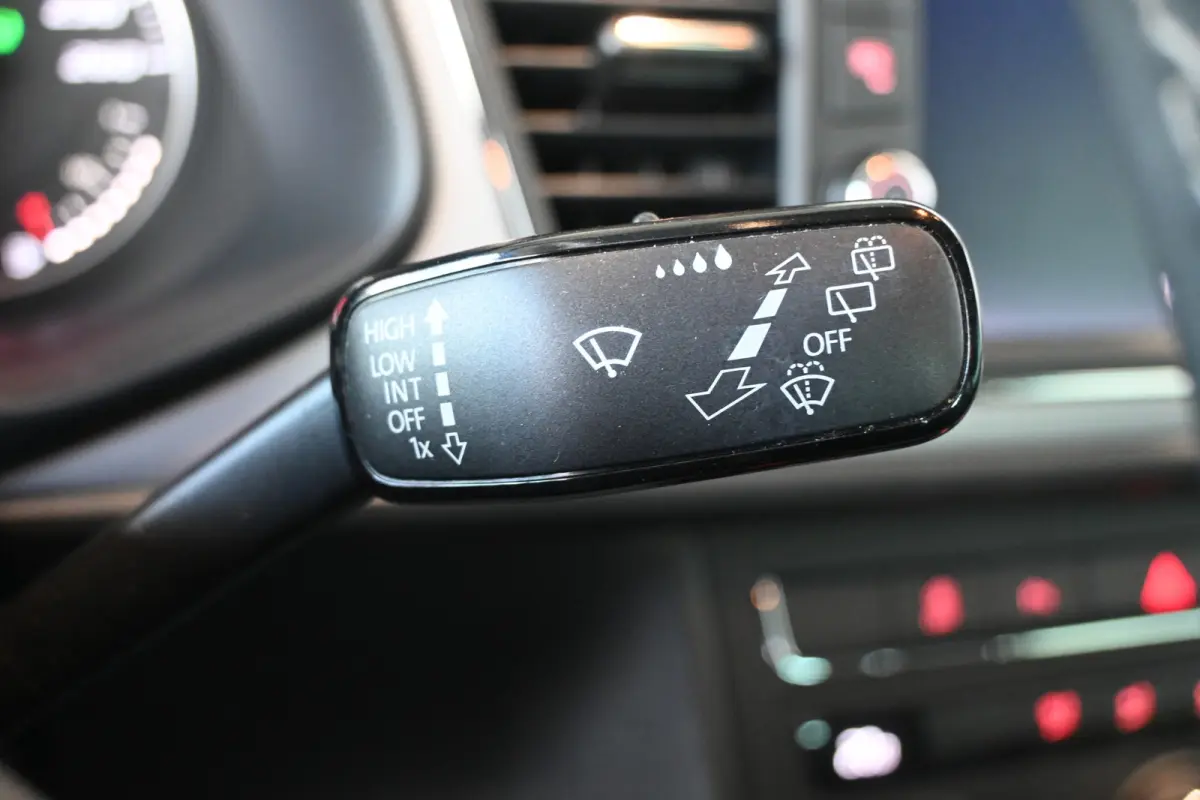 1.0 EcoTSI Automaat Style Business Intense Clima Cruise control Navigatie PDC Licht metaal Inruil mogelijk