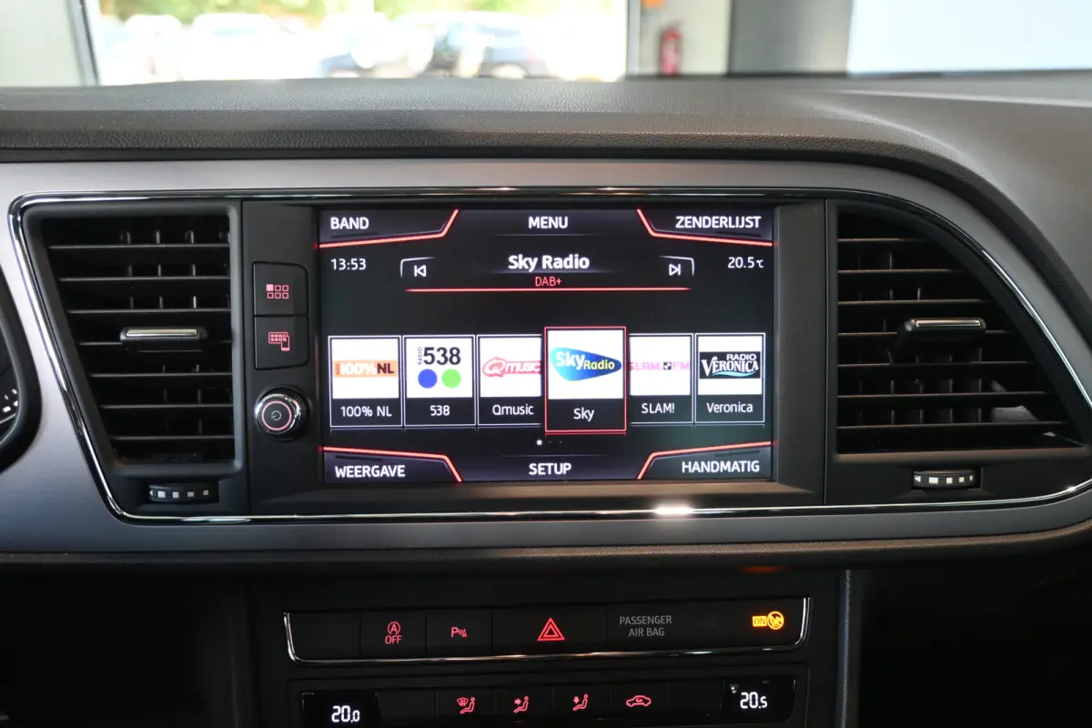 1.0 EcoTSI Automaat Style Business Intense Clima Cruise control Navigatie PDC Licht metaal Inruil mogelijk
