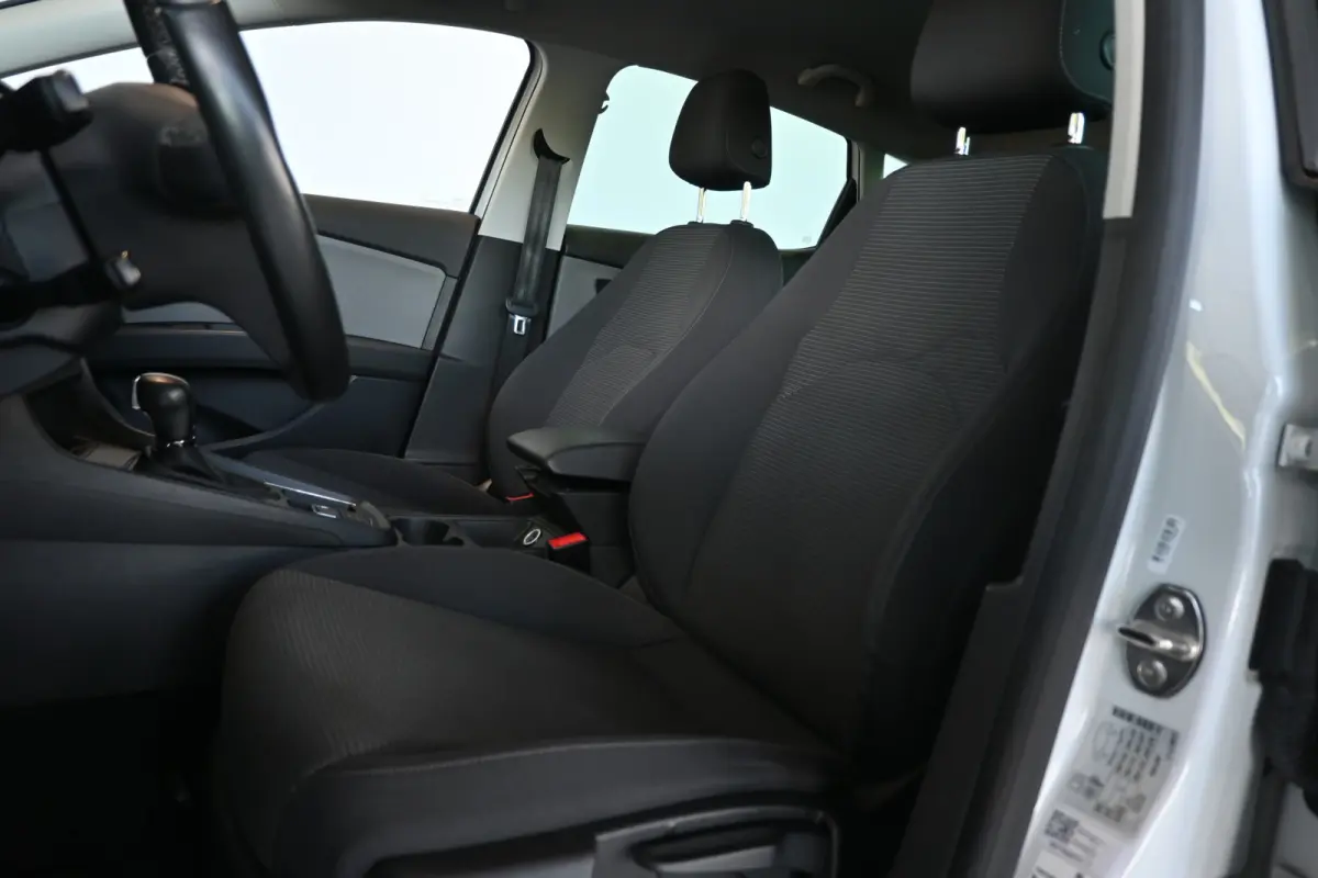 1.0 EcoTSI Automaat Style Business Intense Clima Cruise control Navigatie PDC Licht metaal Inruil mogelijk