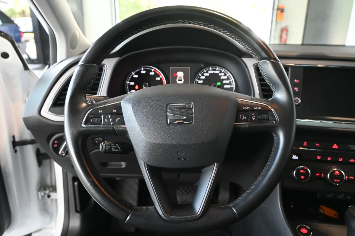 1.0 EcoTSI Automaat Style Business Intense Clima Cruise control Navigatie PDC Licht metaal Inruil mogelijk