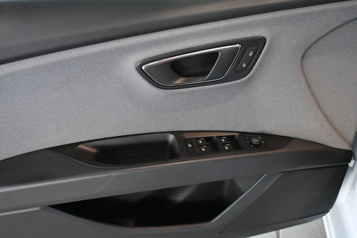 1.0 EcoTSI Automaat Style Business Intense Clima Cruise control Navigatie PDC Licht metaal Inruil mogelijk