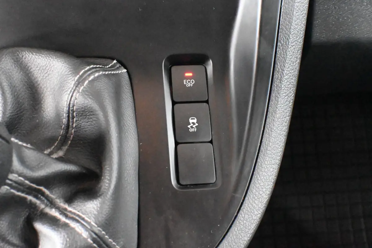 108 CDI BlueEFFICIENCY Airco Navigatie Trekhaak Rijklaarprijs! Inruil Mogelijk!