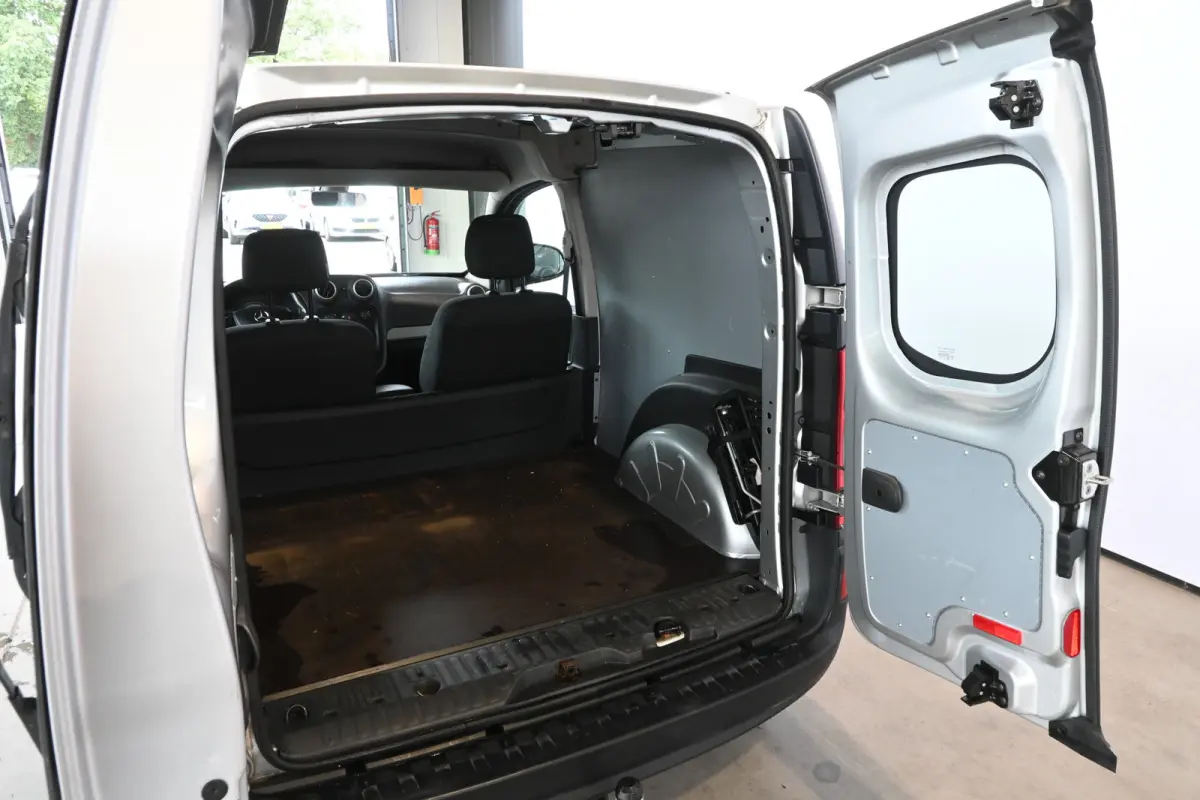 108 CDI BlueEFFICIENCY Airco Navigatie Trekhaak Rijklaarprijs! Inruil Mogelijk!