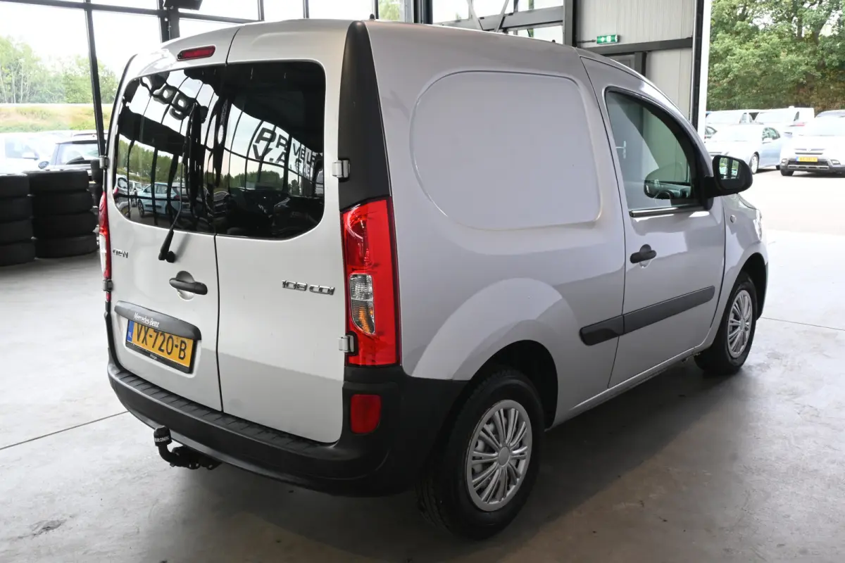 108 CDI BlueEFFICIENCY Airco Navigatie Trekhaak Rijklaarprijs! Inruil Mogelijk!