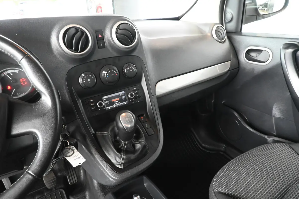 108 CDI BlueEFFICIENCY Airco Navigatie Trekhaak Rijklaarprijs! Inruil Mogelijk!
