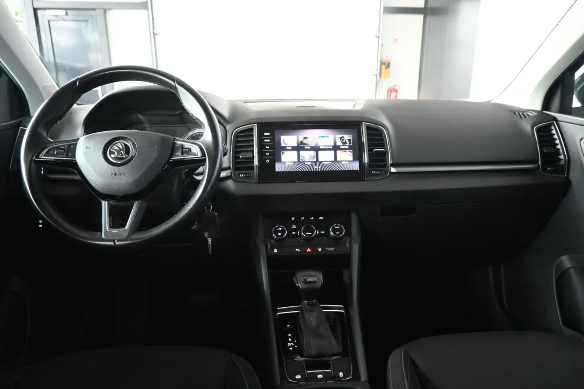 1.0 TSI Ambition Business Automaat Cruise Clima Trekhaak Navigatie CarPlay Goed Onderhouden! Inruil Mogelijk!