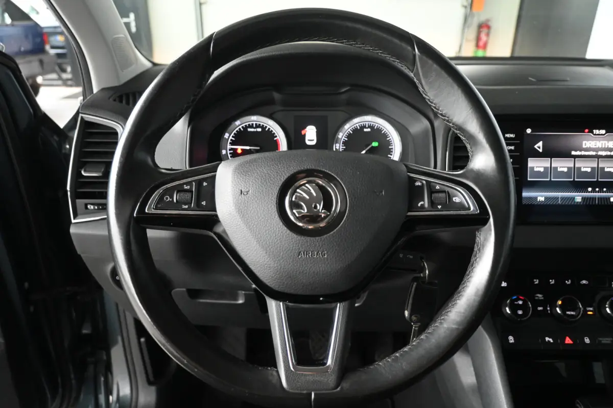 1.0 TSI Ambition Business Automaat Cruise Clima Trekhaak Navigatie CarPlay Goed Onderhouden! Inruil Mogelijk!