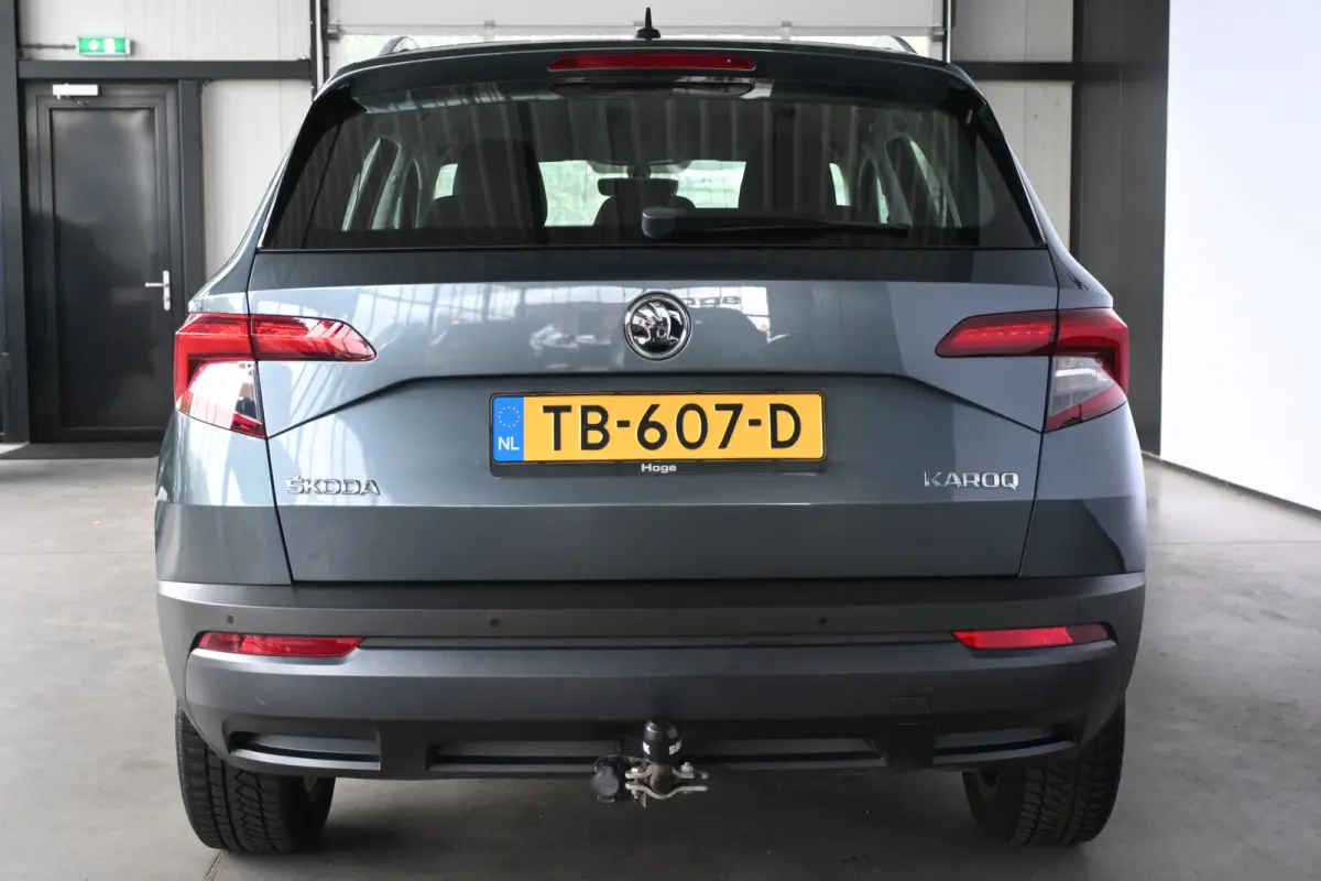 1.0 TSI Ambition Business Automaat Cruise Clima Trekhaak Navigatie CarPlay Goed Onderhouden! Inruil Mogelijk!